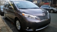 2013 Toyota Sienna XLE -- 8 Passenger --