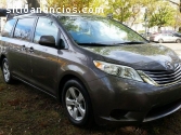 2015 Toyota Sienna LE 8 Passenger Family