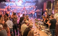 Find Best Bars with Live Music Near You